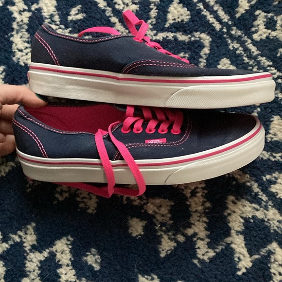 Vans - Picture 7 of 8